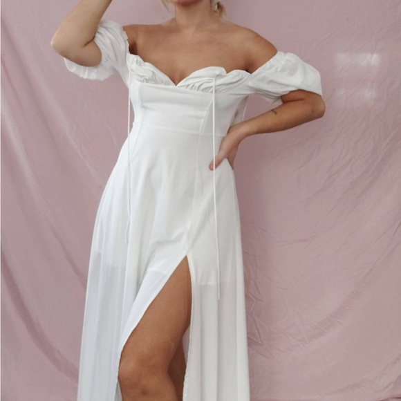 Dresses & Skirts - White maxi dress